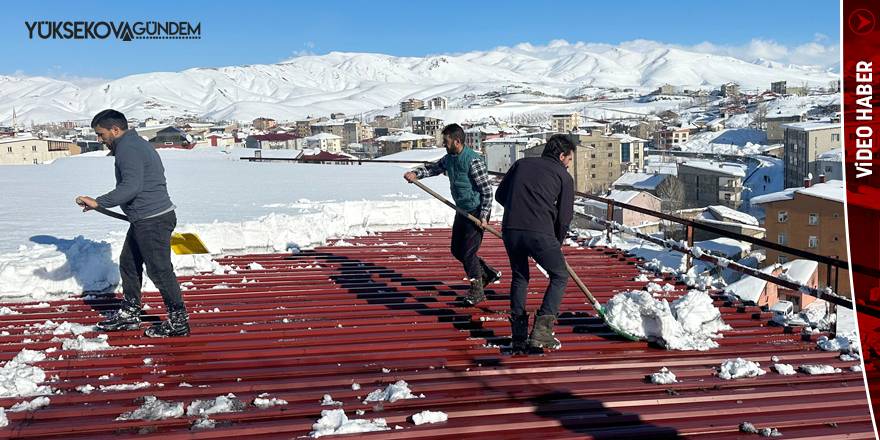 Yüksekova’da kar, geçim kaynağı oldu
