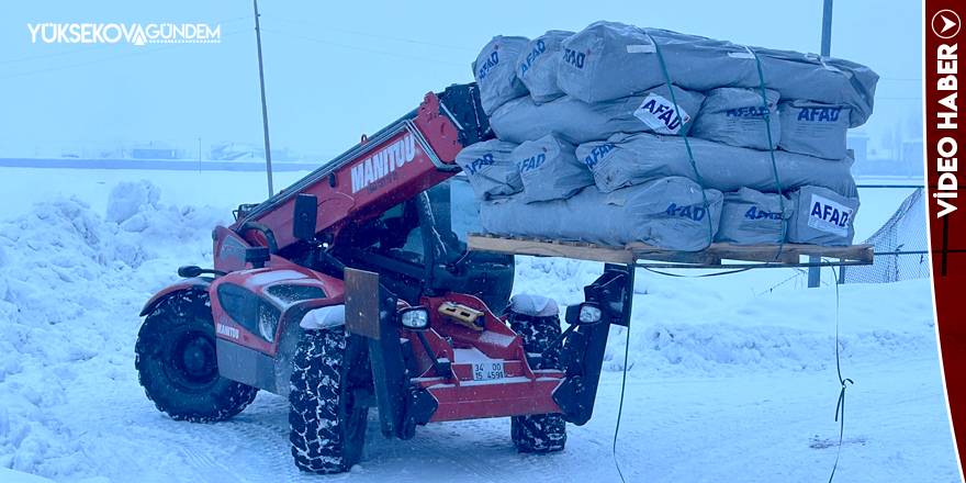 AFAD tırlarla Yüksekova’ya çadırlar getirdi